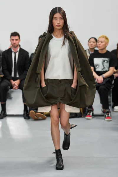 Look 24